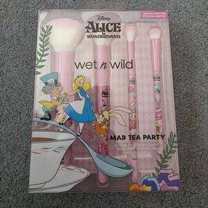 Limited Edition Alice In Wonderland Makeup Brushes